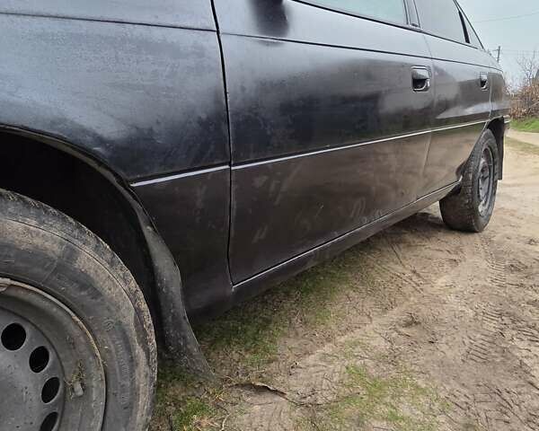 Чорний Опель Астра, об'ємом двигуна 1.6 л та пробігом 394 тис. км за 1800 $, фото 7 на Automoto.ua