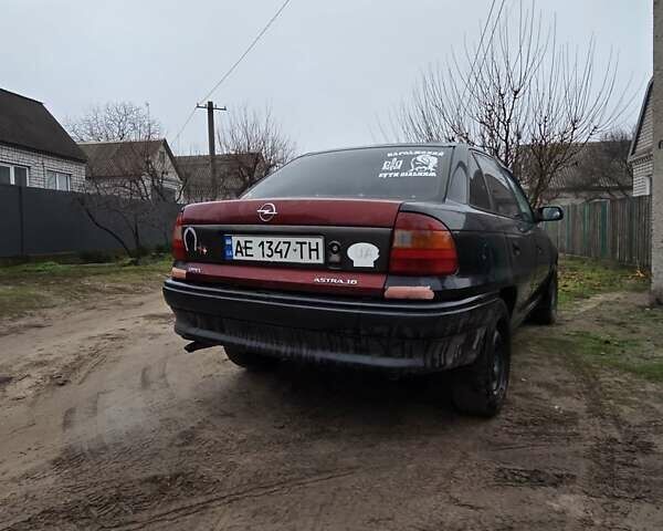 Чорний Опель Астра, об'ємом двигуна 1.6 л та пробігом 394 тис. км за 1800 $, фото 2 на Automoto.ua
