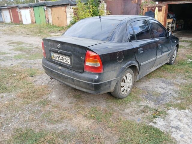 Чорний Опель Астра, об'ємом двигуна 1.4 л та пробігом 180 тис. км за 1813 $, фото 1 на Automoto.ua