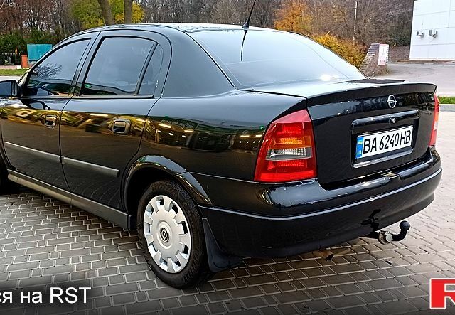Чорний Опель Астра, об'ємом двигуна 1.4 л та пробігом 166 тис. км за 4700 $, фото 5 на Automoto.ua