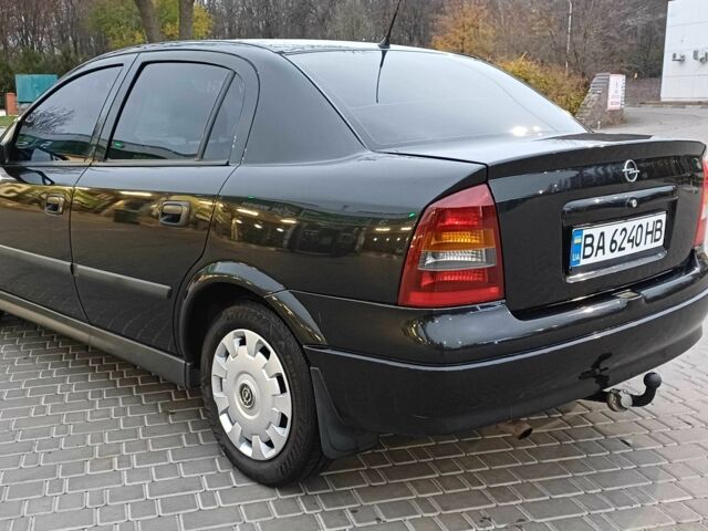 Черный Опель Астра, объемом двигателя 1.4 л и пробегом 166 тыс. км за 4700 $, фото 5 на Automoto.ua