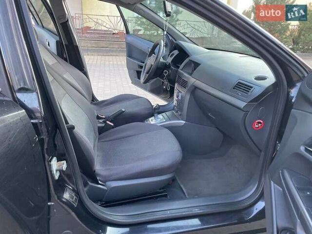 Черный Опель Астра, объемом двигателя 0 л и пробегом 135 тыс. км за 4500 $, фото 4 на Automoto.ua