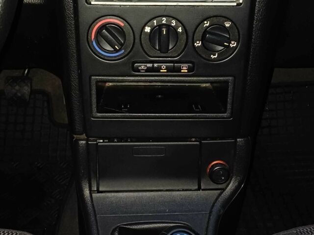 Черный Опель Астра, объемом двигателя 1.4 л и пробегом 166 тыс. км за 4700 $, фото 15 на Automoto.ua