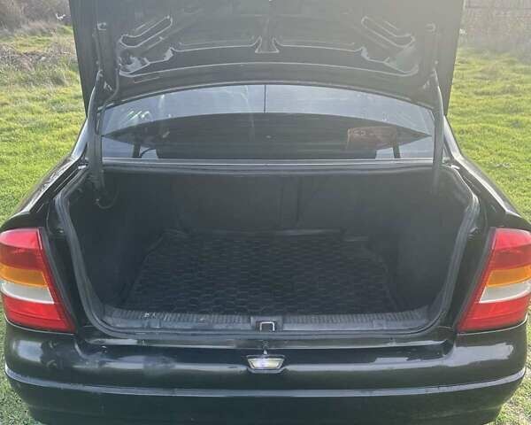 Чорний Опель Астра, об'ємом двигуна 1.4 л та пробігом 215 тис. км за 3500 $, фото 4 на Automoto.ua