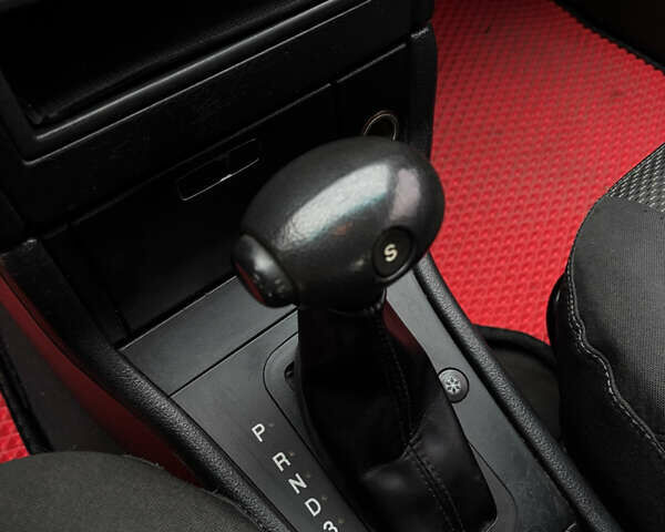 Черный Опель Астра, объемом двигателя 2 л и пробегом 300 тыс. км за 3800 $, фото 9 на Automoto.ua