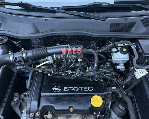 Черный Опель Астра, объемом двигателя 1.36 л и пробегом 260 тыс. км за 2900 $, фото 15 на Automoto.ua