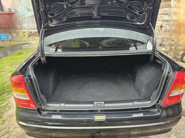 Черный Опель Астра, объемом двигателя 0 л и пробегом 217 тыс. км за 4000 $, фото 6 на Automoto.ua