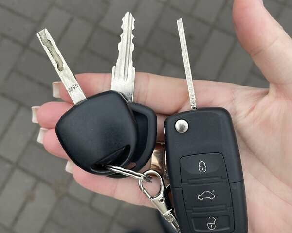 Черный Опель Астра, объемом двигателя 1.39 л и пробегом 280 тыс. км за 3300 $, фото 25 на Automoto.ua