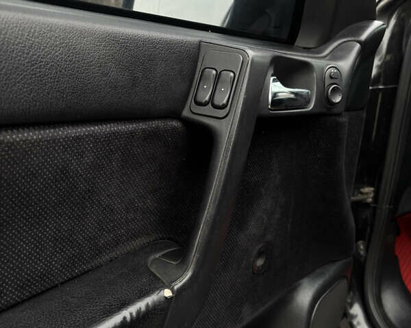 Черный Опель Астра, объемом двигателя 2 л и пробегом 300 тыс. км за 3800 $, фото 10 на Automoto.ua