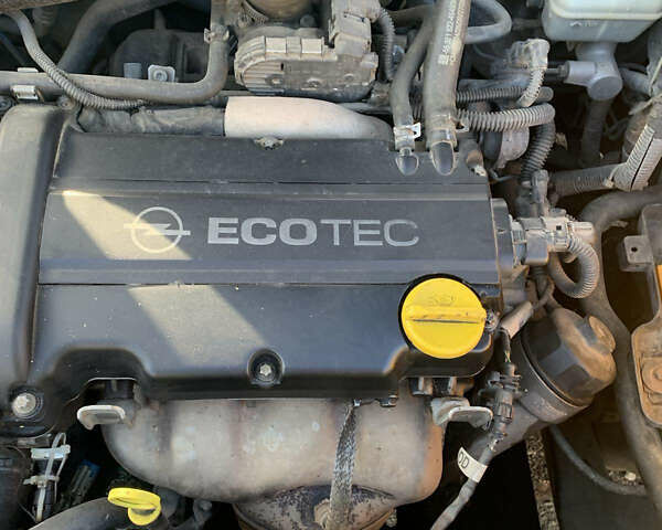 Черный Опель Астра, объемом двигателя 1.4 л и пробегом 216 тыс. км за 3500 $, фото 10 на Automoto.ua