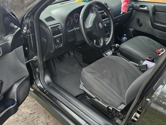 Черный Опель Астра, объемом двигателя 0 л и пробегом 217 тыс. км за 4000 $, фото 2 на Automoto.ua