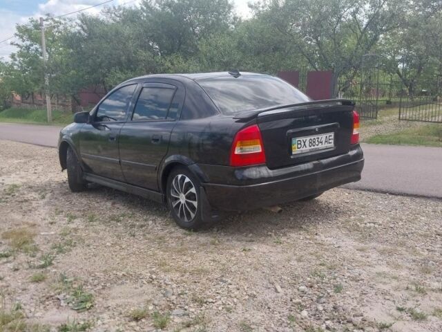 Черный Опель Астра, объемом двигателя 1.4 л и пробегом 300 тыс. км за 2350 $, фото 5 на Automoto.ua