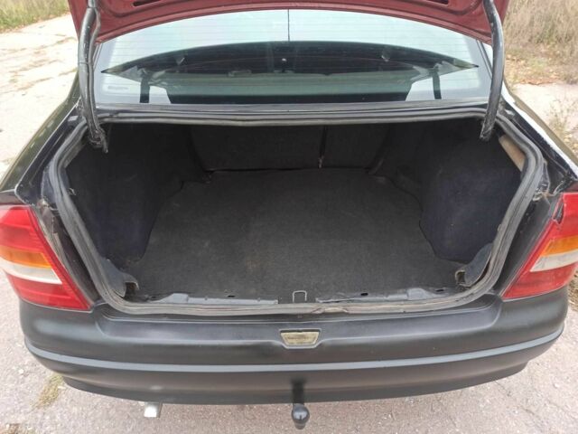 Черный Опель Астра, объемом двигателя 1.4 л и пробегом 282 тыс. км за 2000 $, фото 9 на Automoto.ua