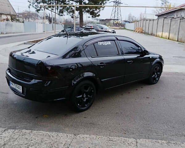 Черный Опель Астра, объемом двигателя 1.8 л и пробегом 212 тыс. км за 4999 $, фото 5 на Automoto.ua