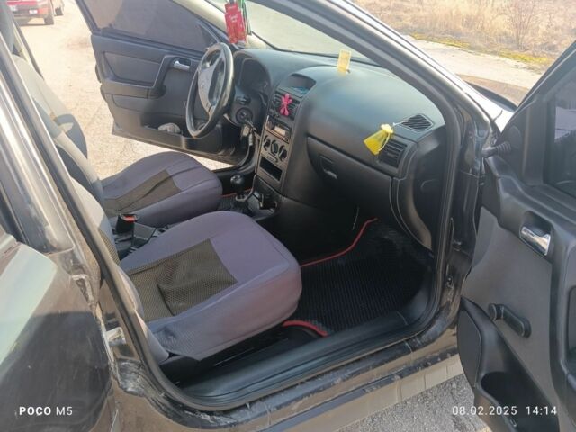 Черный Опель Астра, объемом двигателя 0 л и пробегом 290 тыс. км за 4000 $, фото 4 на Automoto.ua