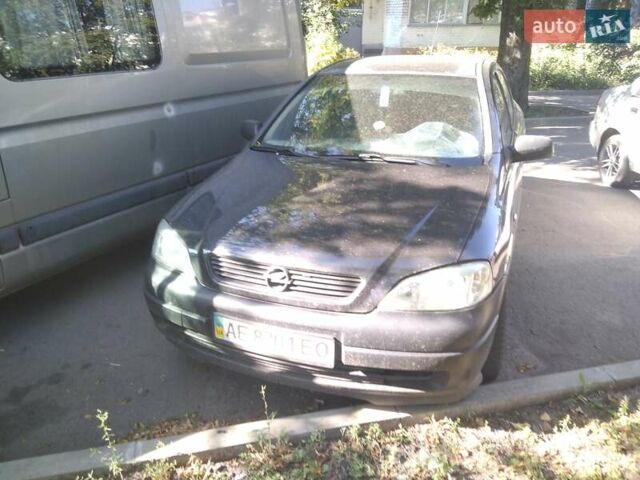 Черный Опель Астра, объемом двигателя 1.6 л и пробегом 184 тыс. км за 3800 $, фото 9 на Automoto.ua