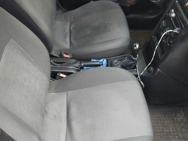 Черный Опель Астра, объемом двигателя 0 л и пробегом 195 тыс. км за 2400 $, фото 9 на Automoto.ua