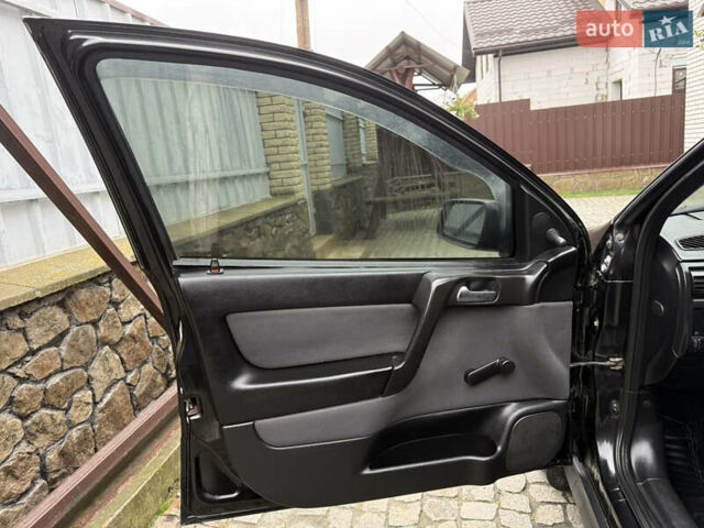 Чорний Опель Астра, об'ємом двигуна 1.4 л та пробігом 160 тис. км за 4000 $, фото 16 на Automoto.ua