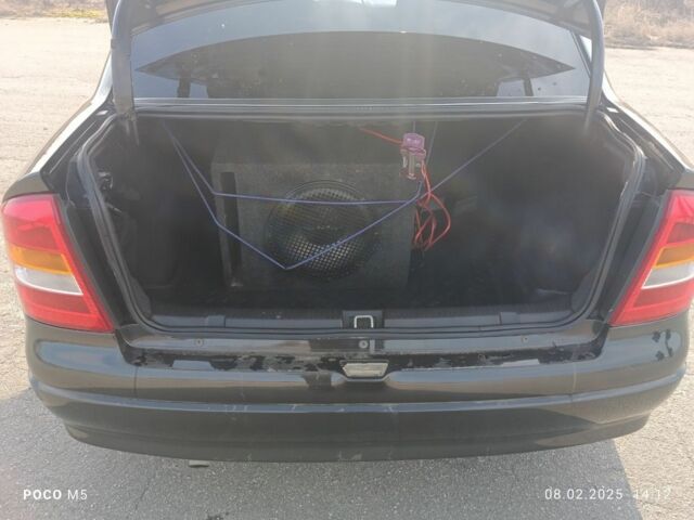 Черный Опель Астра, объемом двигателя 0 л и пробегом 290 тыс. км за 4000 $, фото 6 на Automoto.ua