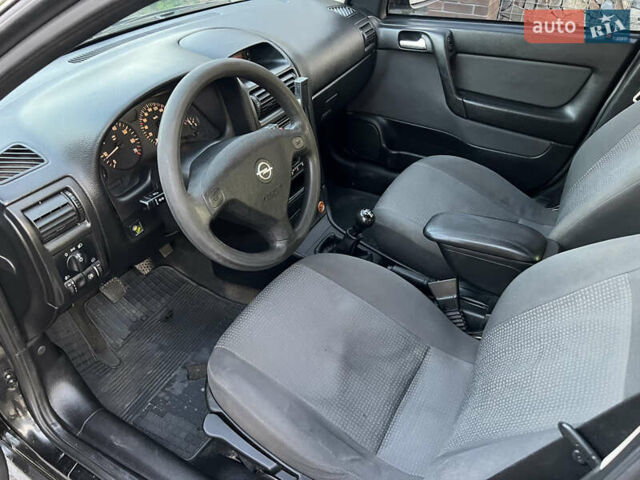 Чорний Опель Астра, об'ємом двигуна 1.6 л та пробігом 214 тис. км за 2999 $, фото 20 на Automoto.ua
