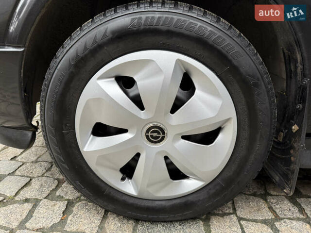 Чорний Опель Астра, об'ємом двигуна 1.4 л та пробігом 160 тис. км за 4000 $, фото 6 на Automoto.ua