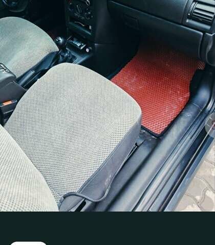 Чорний Опель Астра, об'ємом двигуна 1.6 л та пробігом 203 тис. км за 4500 $, фото 4 на Automoto.ua