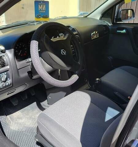 Черный Опель Астра, объемом двигателя 1.6 л и пробегом 122 тыс. км за 5700 $, фото 2 на Automoto.ua