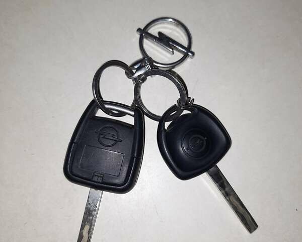 Чорний Опель Астра, об'ємом двигуна 1.6 л та пробігом 220 тис. км за 3500 $, фото 35 на Automoto.ua