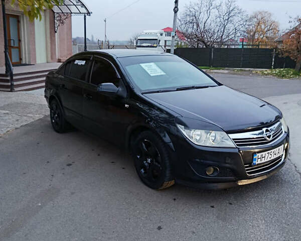 Черный Опель Астра, объемом двигателя 1.8 л и пробегом 212 тыс. км за 4999 $, фото 3 на Automoto.ua