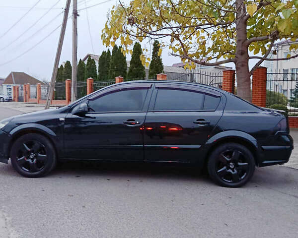 Черный Опель Астра, объемом двигателя 1.8 л и пробегом 212 тыс. км за 4999 $, фото 11 на Automoto.ua