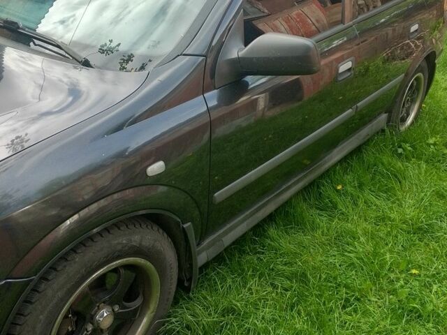 Черный Опель Астра, объемом двигателя 1.6 л и пробегом 2 тыс. км за 2000 $, фото 3 на Automoto.ua