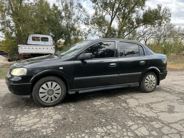 Черный Опель Астра, объемом двигателя 1.4 л и пробегом 1000 тыс. км за 2500 $, фото 1 на Automoto.ua