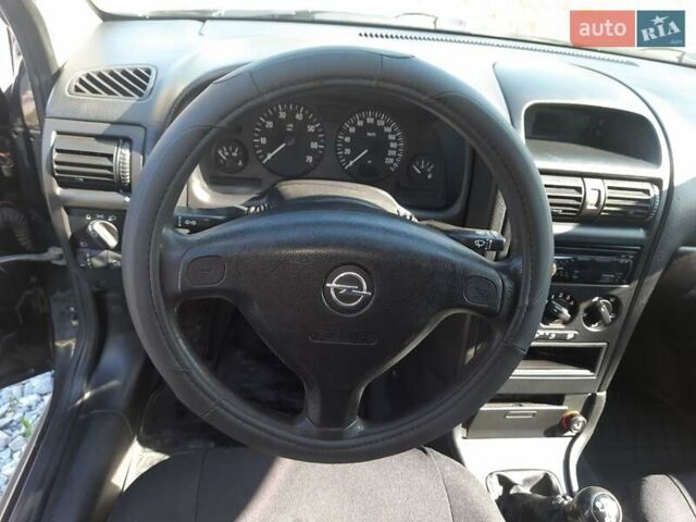 Чорний Опель Астра, об'ємом двигуна 1.6 л та пробігом 220 тис. км за 3500 $, фото 7 на Automoto.ua