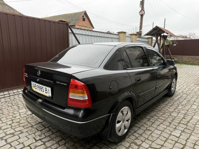 Черный Опель Астра, объемом двигателя 1.4 л и пробегом 160 тыс. км за 4000 $, фото 5 на Automoto.ua