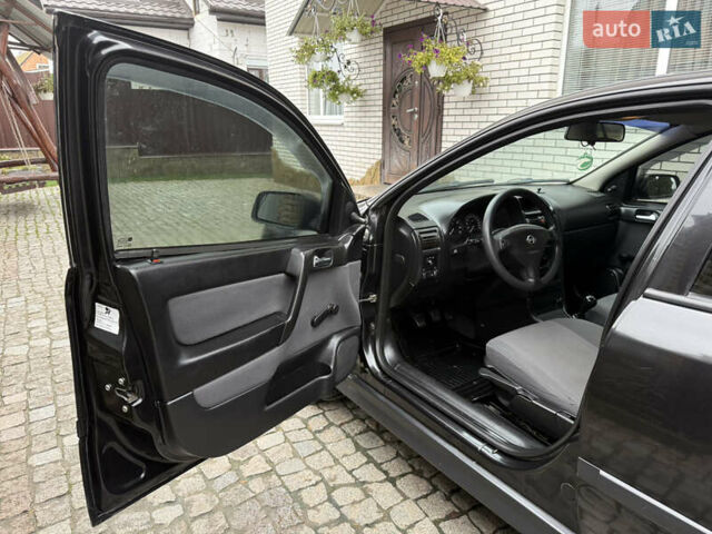 Чорний Опель Астра, об'ємом двигуна 1.4 л та пробігом 160 тис. км за 4000 $, фото 7 на Automoto.ua