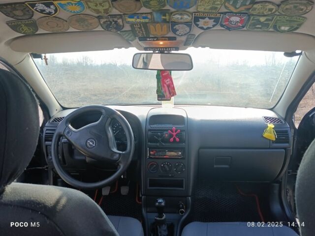 Черный Опель Астра, объемом двигателя 0 л и пробегом 290 тыс. км за 4000 $, фото 3 на Automoto.ua