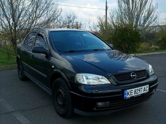 Черный Опель Астра, объемом двигателя 1.6 л и пробегом 212 тыс. км за 3800 $, фото 4 на Automoto.ua