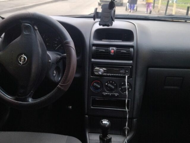 Черный Опель Астра, объемом двигателя 0 л и пробегом 195 тыс. км за 2400 $, фото 7 на Automoto.ua