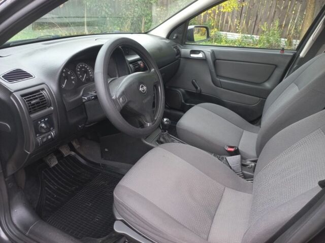 Черный Опель Астра, объемом двигателя 0 л и пробегом 220 тыс. км за 4500 $, фото 7 на Automoto.ua