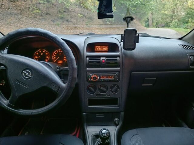 Опель Астра 2008 в Каменке на Automoto.ua Черный Опель Астра, объемом двигателя 1.4 л и пробегом 260 тыс. км за 3150 $, фото 6 на Automoto.ua