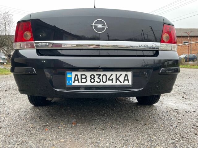 Черный Опель Астра, объемом двигателя 1.6 л и пробегом 180 тыс. км за 5200 $, фото 6 на Automoto.ua