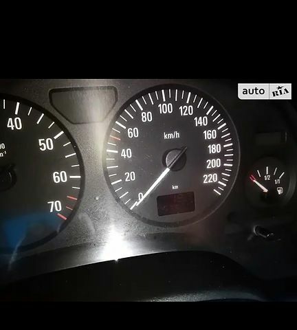 Черный Опель Астра, объемом двигателя 1.4 л и пробегом 155 тыс. км за 3500 $, фото 3 на Automoto.ua