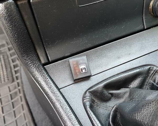 Черный Опель Астра, объемом двигателя 1.6 л и пробегом 100 тыс. км за 2800 $, фото 12 на Automoto.ua