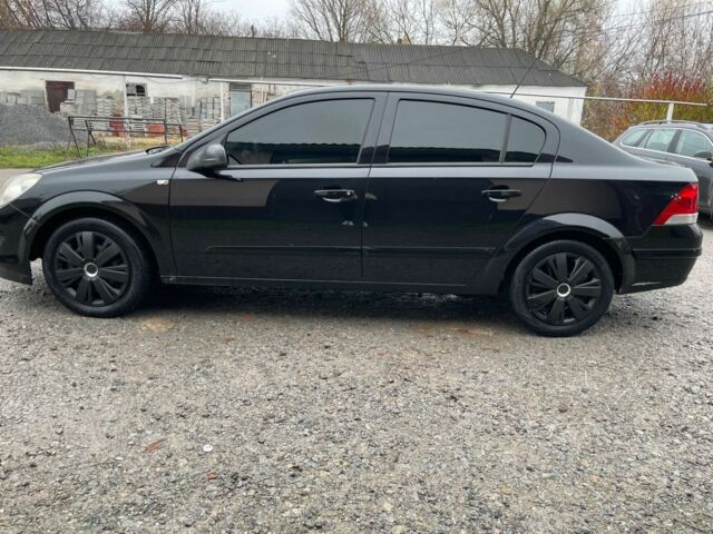 Черный Опель Астра, объемом двигателя 1.6 л и пробегом 180 тыс. км за 5200 $, фото 2 на Automoto.ua