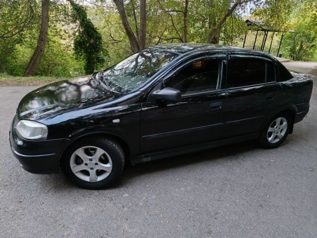 Опель Астра 2008 в Каменке на Automoto.ua Черный Опель Астра, объемом двигателя 1.4 л и пробегом 260 тыс. км за 3150 $, фото 3 на Automoto.ua