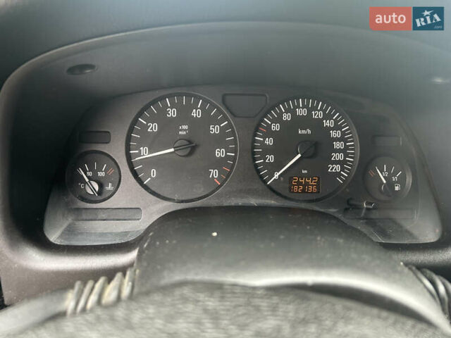 Черный Опель Астра, объемом двигателя 1.36 л и пробегом 193 тыс. км за 3700 $, фото 9 на Automoto.ua