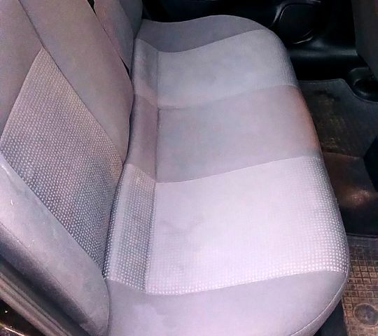 Черный Опель Астра, объемом двигателя 1.6 л и пробегом 256 тыс. км за 3300 $, фото 6 на Automoto.ua