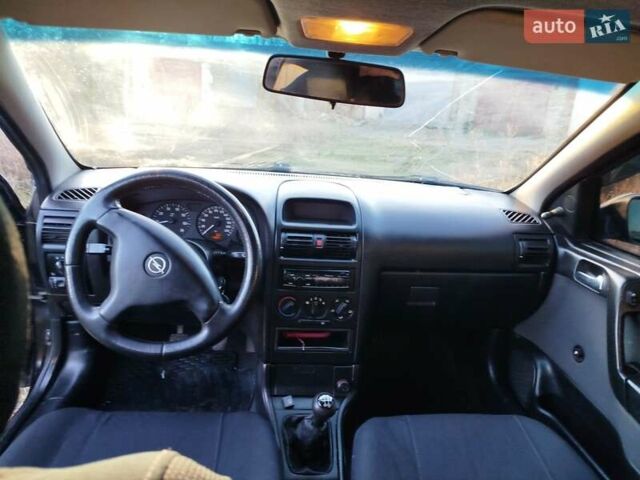 Чорний Опель Астра, об'ємом двигуна 1.4 л та пробігом 250 тис. км за 3200 $, фото 15 на Automoto.ua