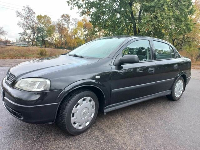 Черный Опель Астра, объемом двигателя 0 л и пробегом 230 тыс. км за 4500 $, фото 1 на Automoto.ua