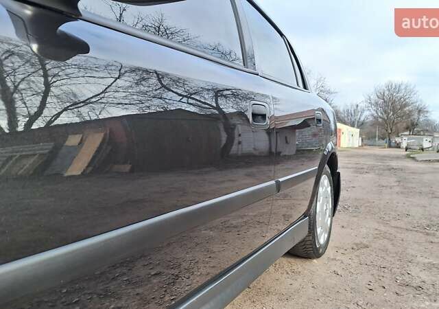 Чорний Опель Астра, об'ємом двигуна 1.6 л та пробігом 52 тис. км за 5600 $, фото 9 на Automoto.ua